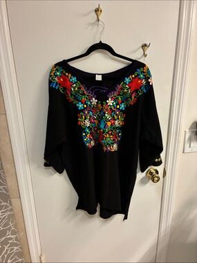 Mexican Black Embroidered V-Neck Top with Multicolor Floral Design Sz XL